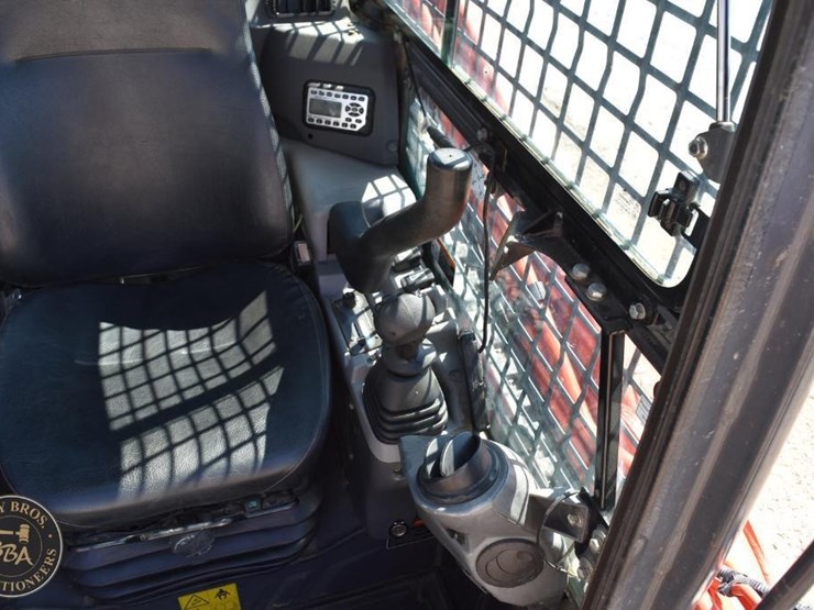2021-kubota-svl97-2-image-36