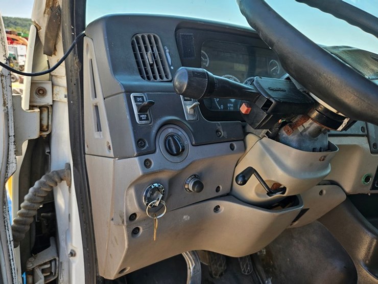 2006-caterpillar-c13-image-65