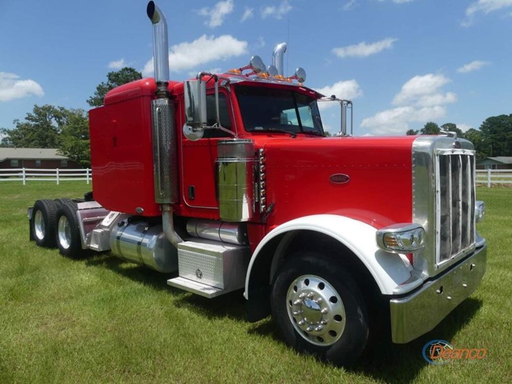 2009-peterbilt-388-image-1