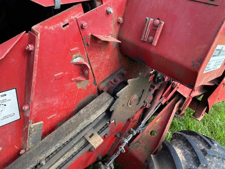 case-ih-881-forage-harvester-image-32