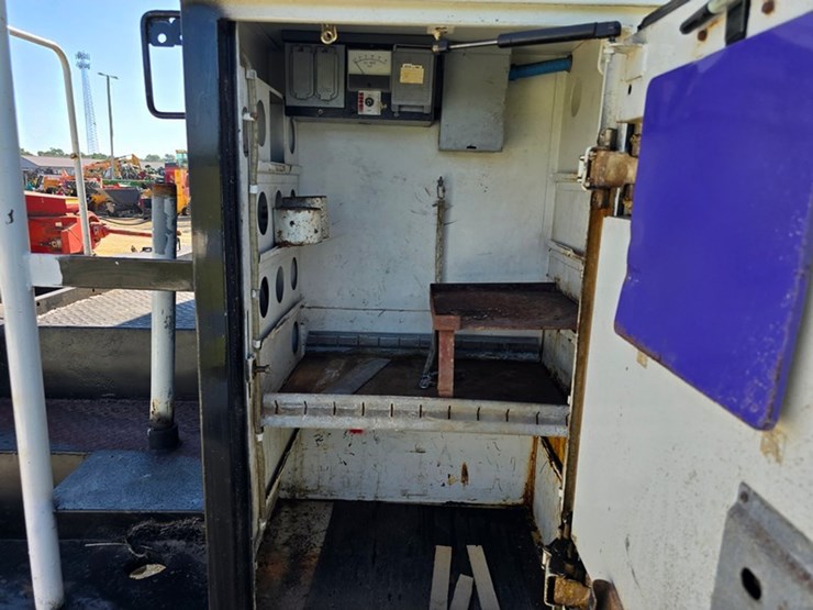 2008-international-durastar-4300-image-18