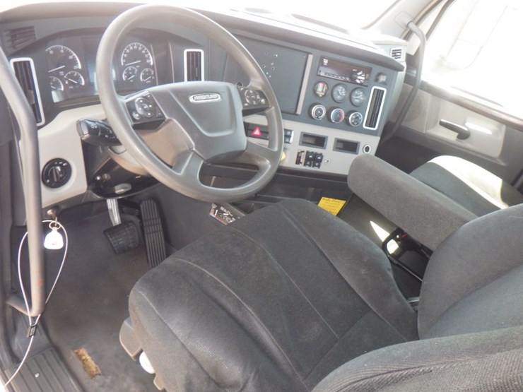 2018-freightliner-cascadia-116-image-10