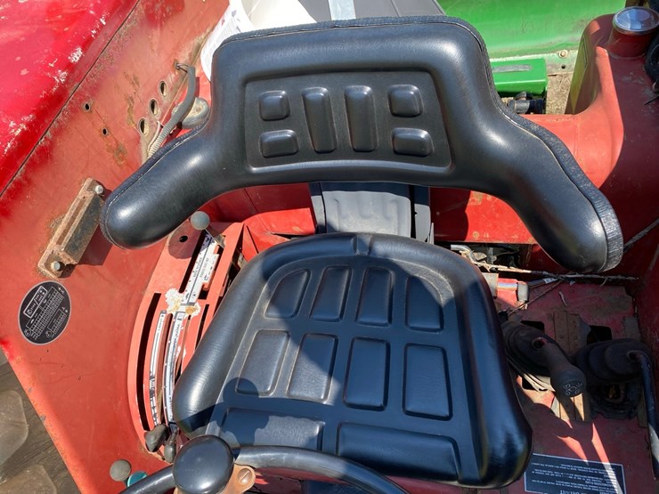 case-ih-695-2-wd-tractor-image-24