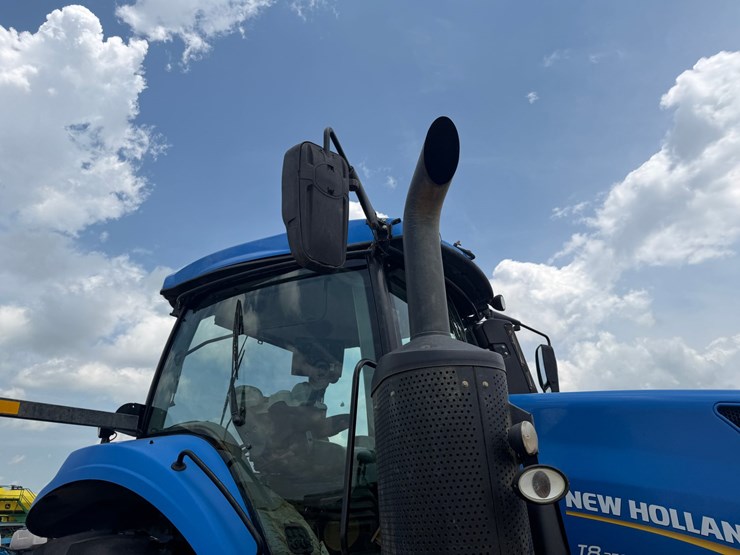 2015-new-holland-t8.350-image-37