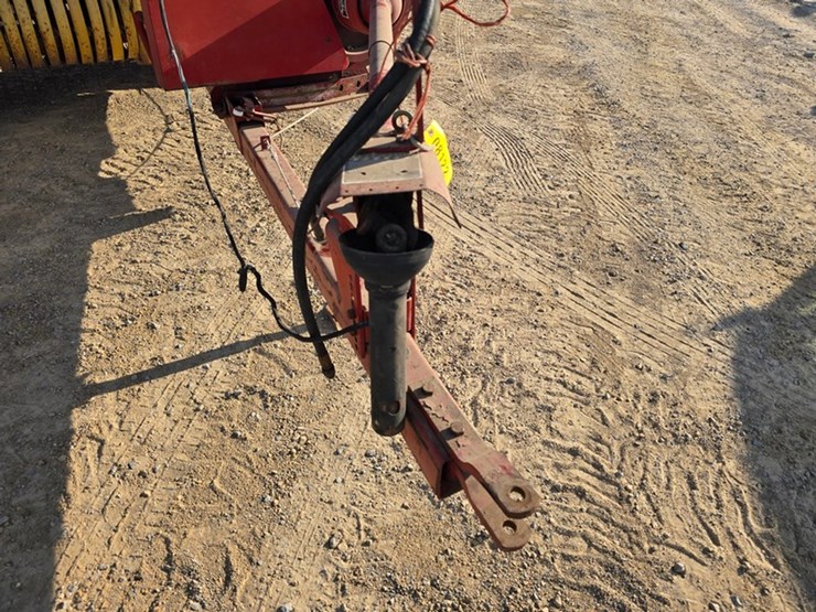 new-holland-316-image-10