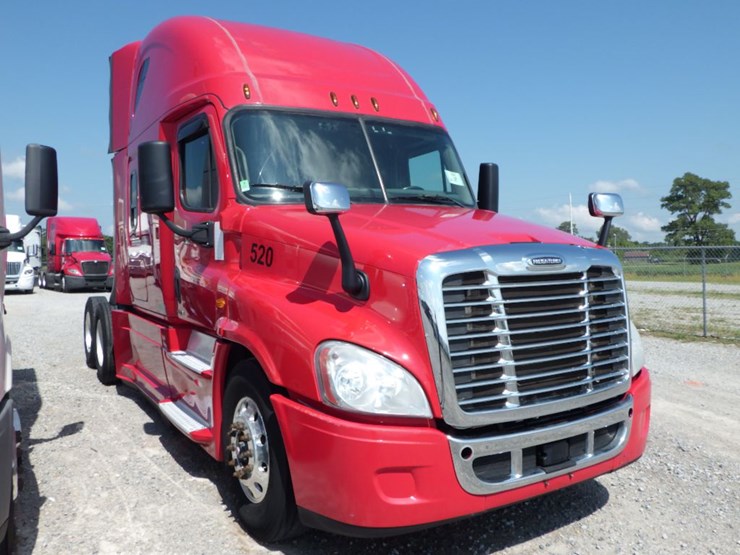 2016-freightliner-cascadia-125-evolution-image-3