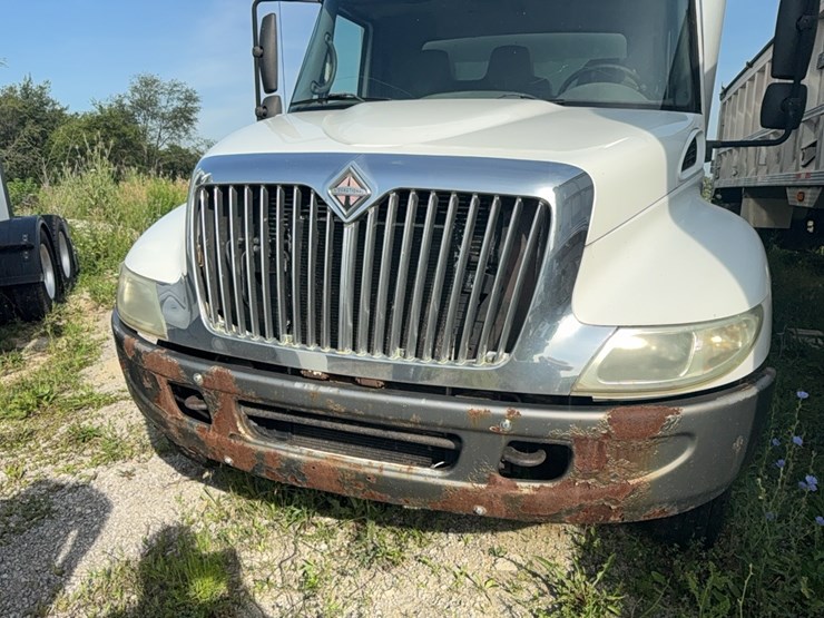 2004-international-4300-dt466-box-truck-image-15
