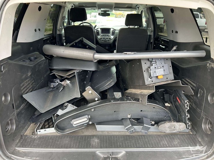 2020-chevrolet-tahoe-image-23