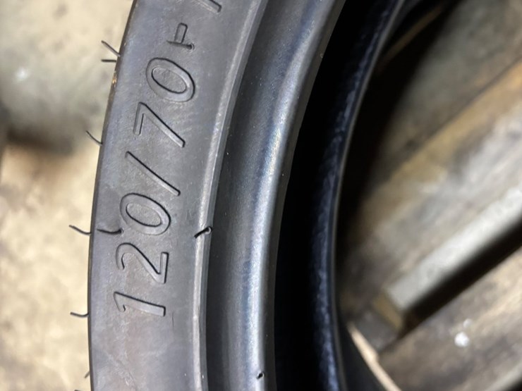 #406-•-lot-of-motorcycle-wheels-image-9