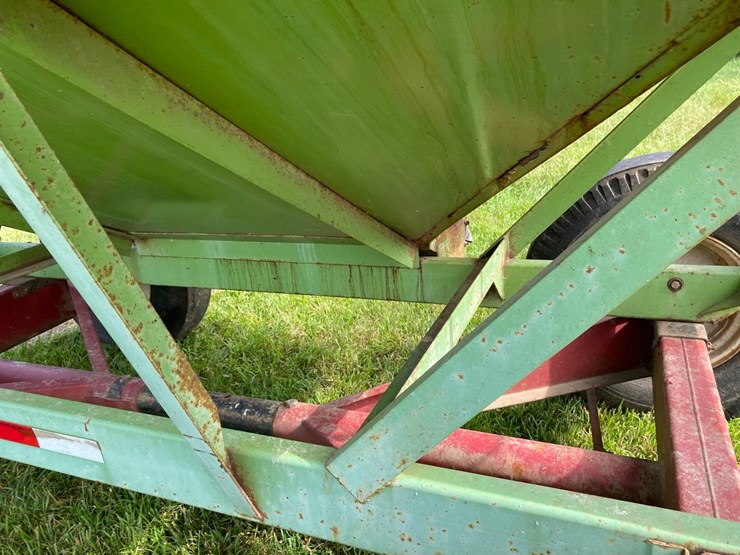 parker-2600-gravity-wagon-image-30