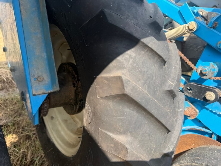 #51909-•-monosem-12-twin-row-38"-center-planter-05a116-inv#51909-image-15