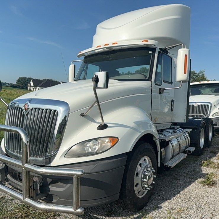2016 International Prostar Semi