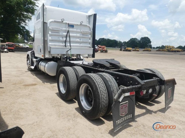 2022-kenworth-t680-image-3
