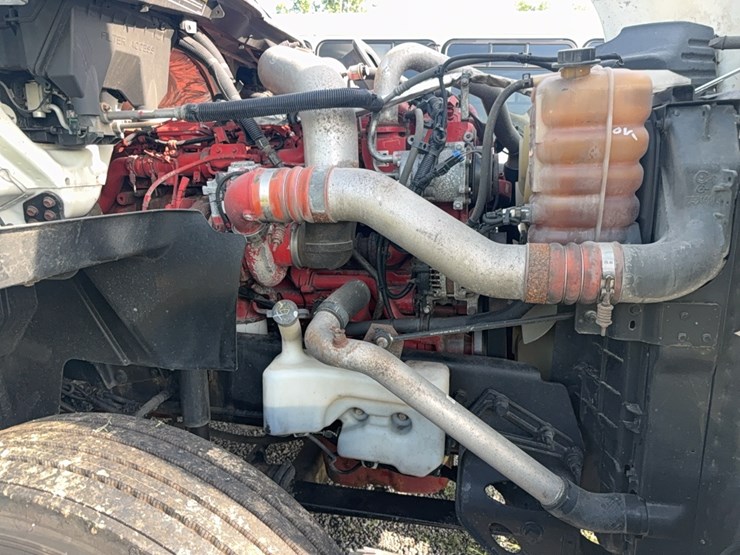 2016-international-prostar-semi-image-46