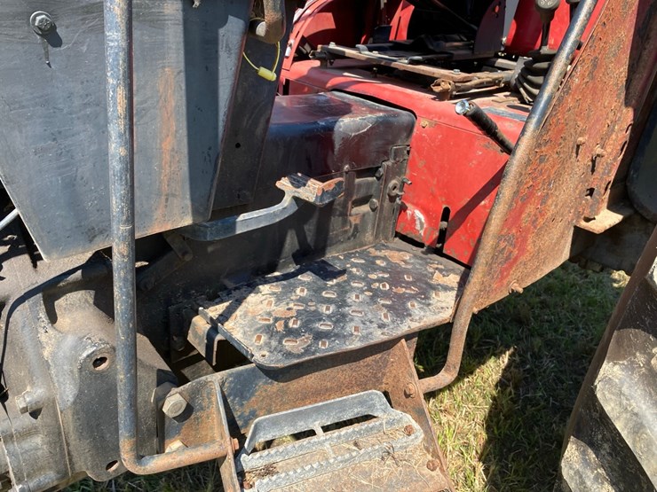 case-ih-695-2-wd-tractor-image-13