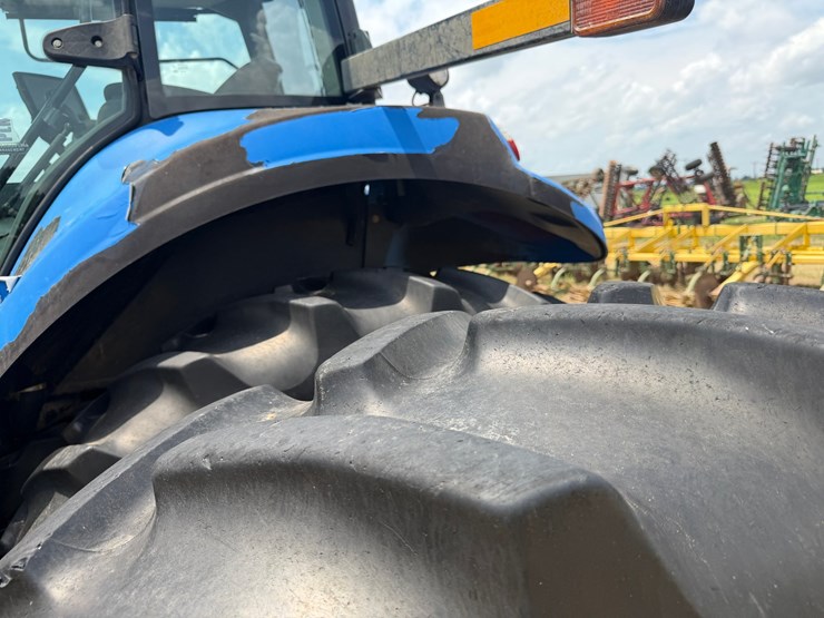 2015-new-holland-t8.350-image-76