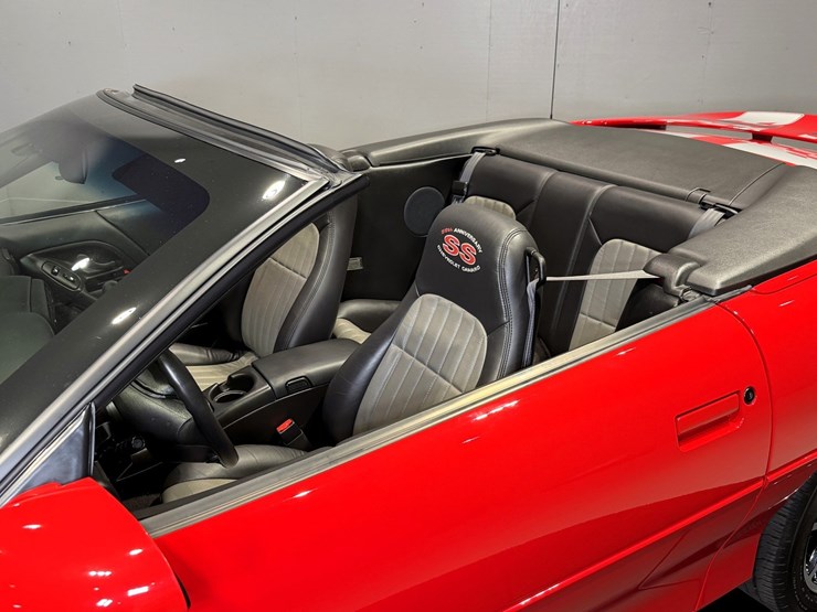 #1517-•-2002-chevrolet-camaro-ss-image-28