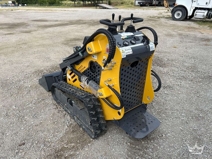 2026-ssl60-mini-track-loader-skid-steer.-image-2