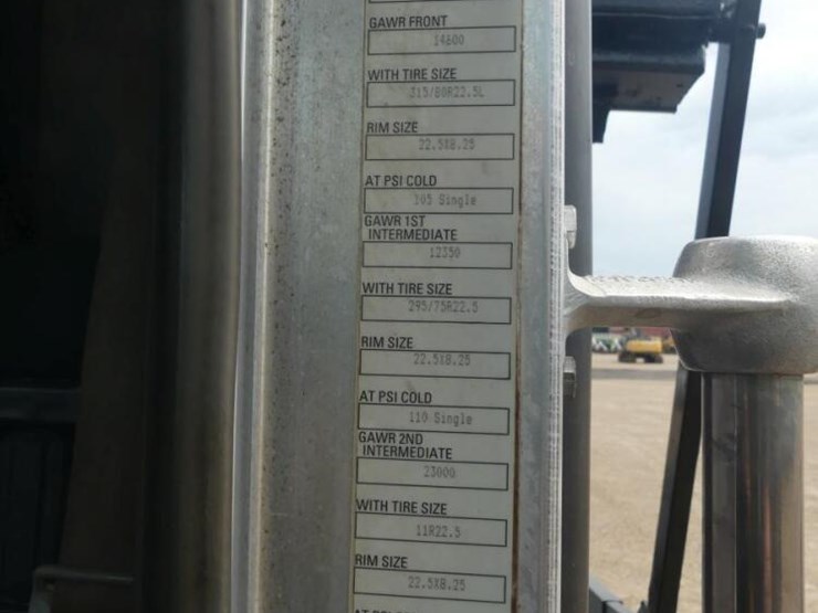 2012-kenworth-t800-image-28