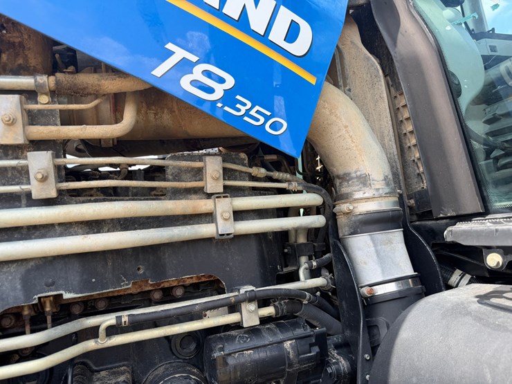 2015-new-holland-t8.350-image-44