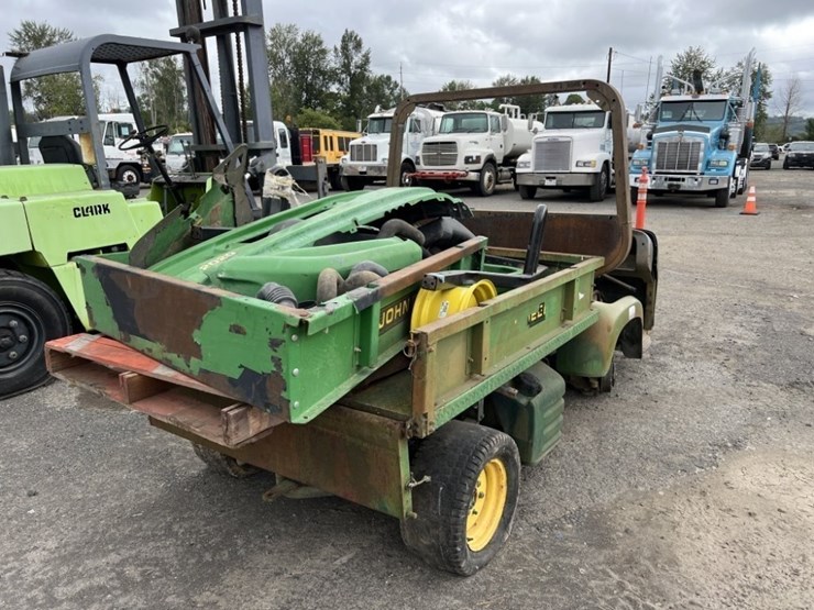 2020-john-deere-gator-image-4