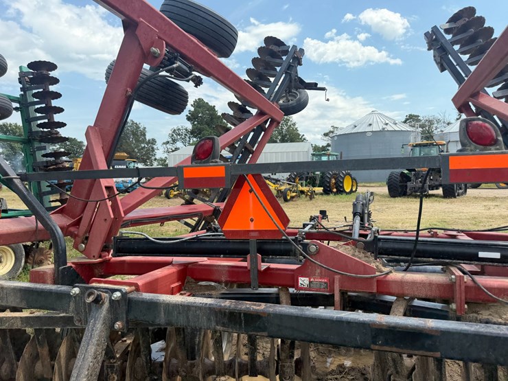 case-ih-330-image-20
