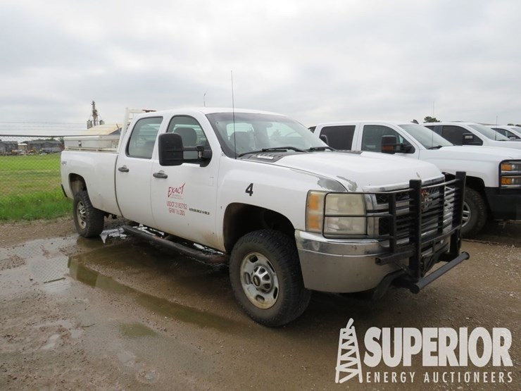 2011-chevrolet-silverado-2500hd-image-2