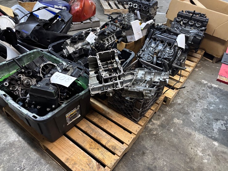 #408-•-2-pallets-of-motorcycle-engines-and-engine-parts-image-2