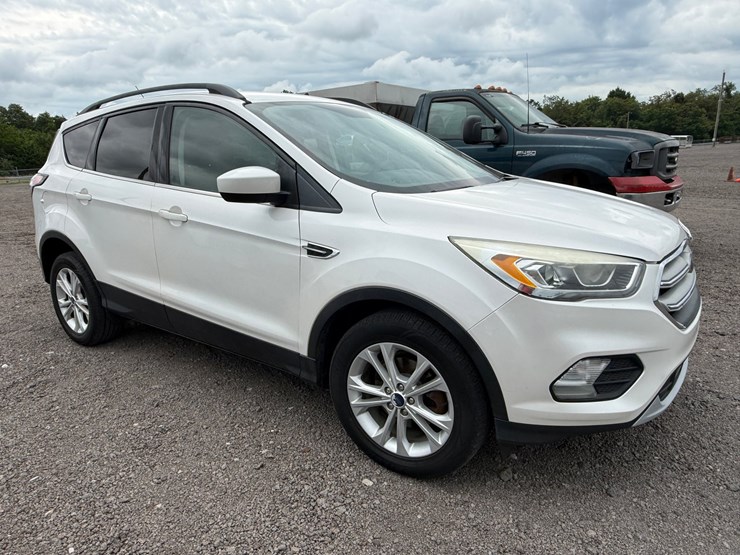 2017-ford-escape-image-1