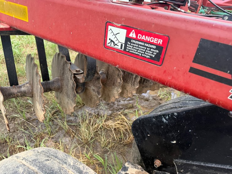 case-ih-330-image-58