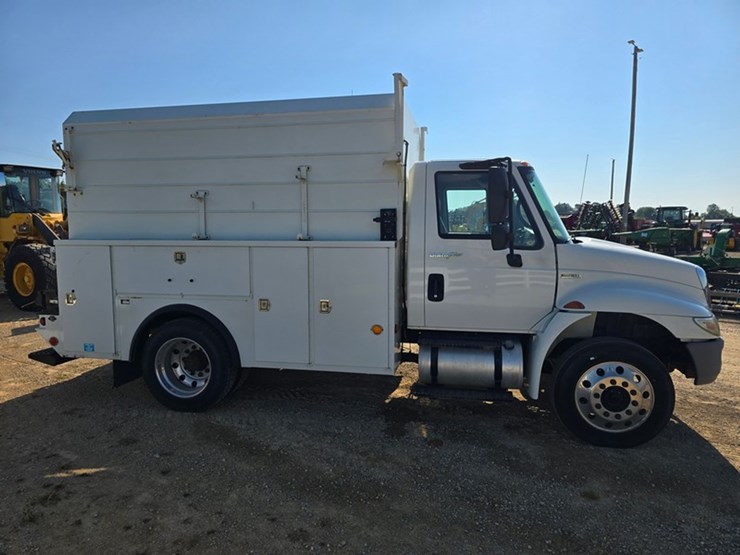 2011-international-durastar-4300-image-12