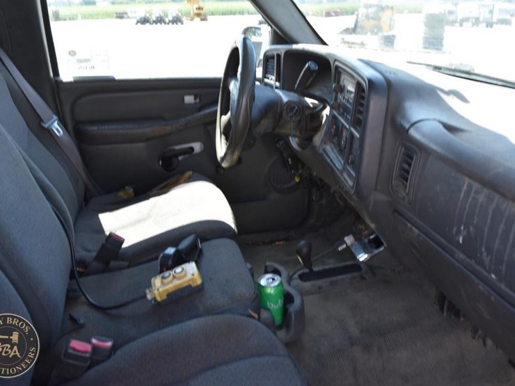 2004-chevrolet-silverado-1500-image-45
