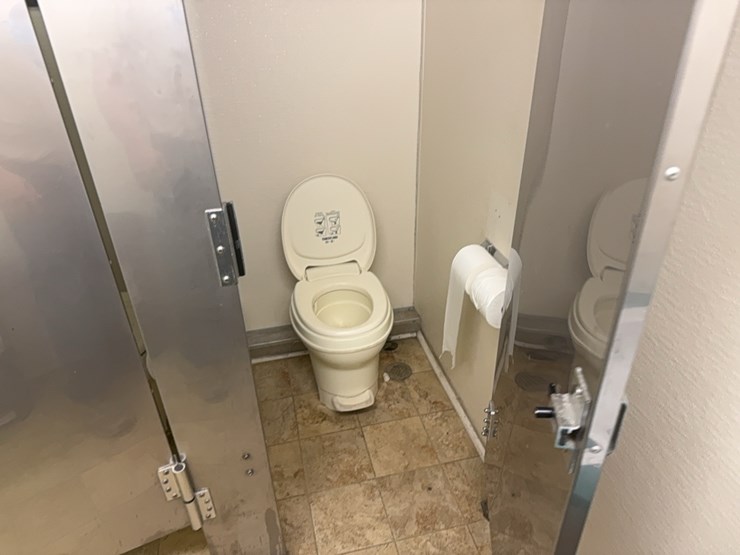 1992-pace-restroom-trailer-image-7
