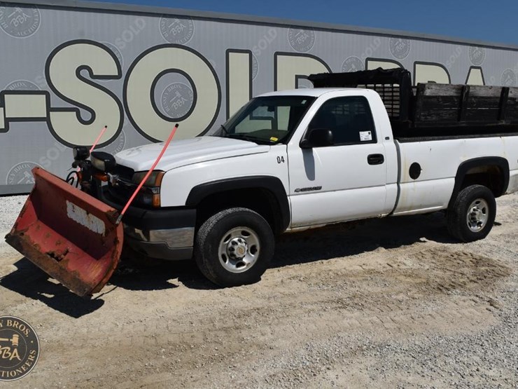 2004-chevrolet-silverado-1500-image-3