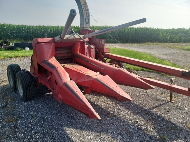 gehl-1065-tandem-axle-forage-chopper-w/2-heads---nice-image-33