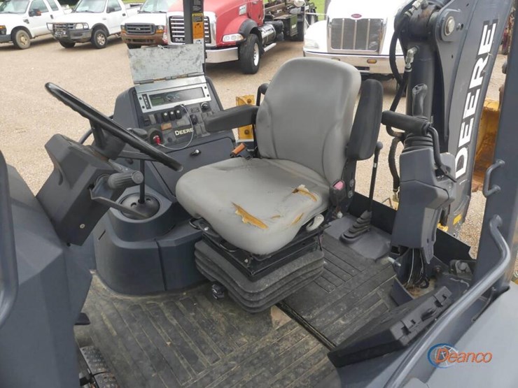 2019-deere-310l-image-13