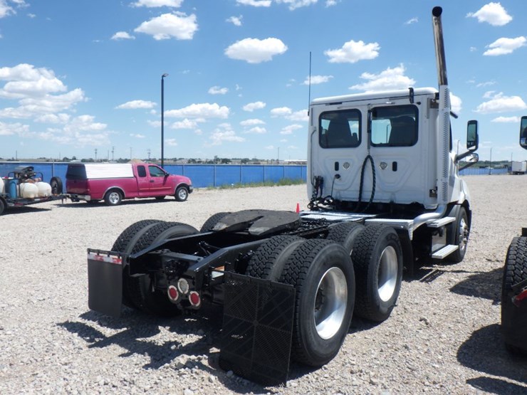 2018-freightliner-cascadia-116-image-7