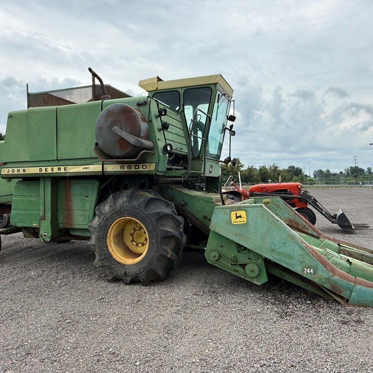JOHN DEERE 600