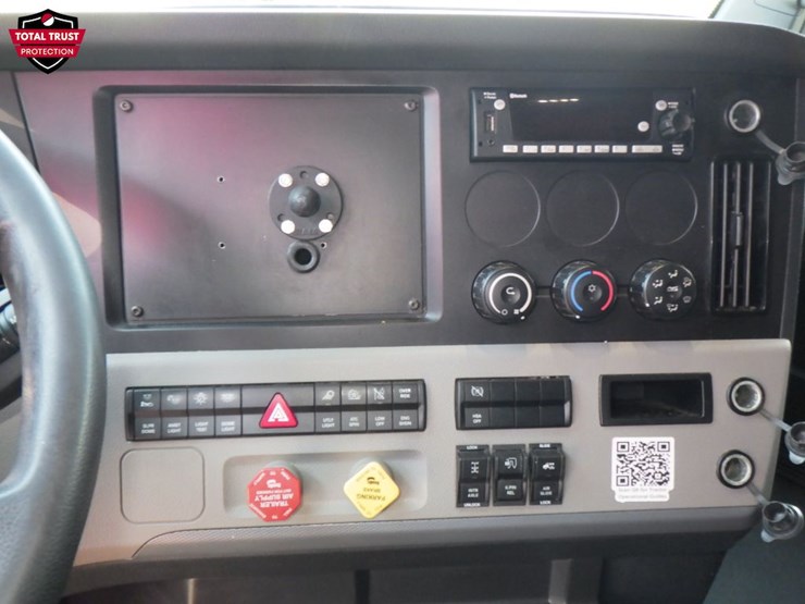 2022-freightliner-cascadia-126-image-19