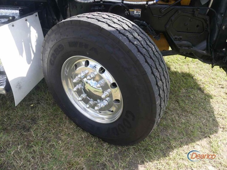 2015-kenworth-t800-image-13