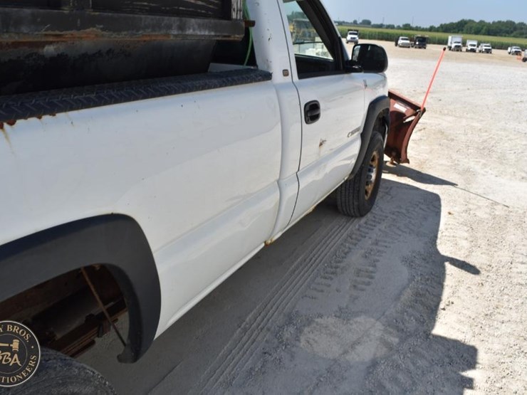 2004-chevrolet-silverado-1500-image-41
