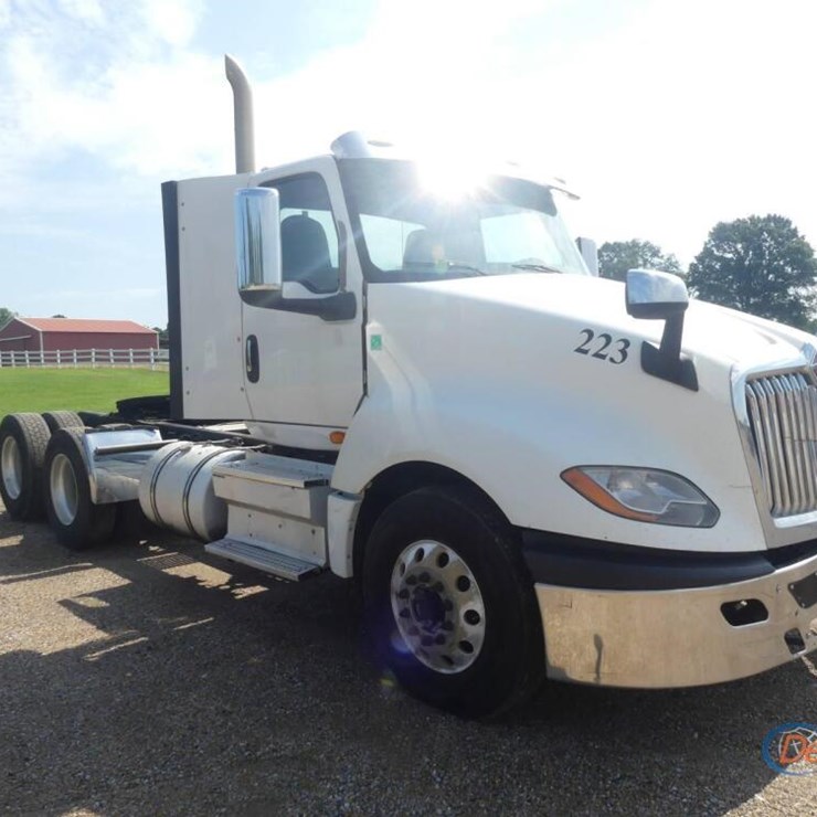 2018 INTERNATIONAL LT