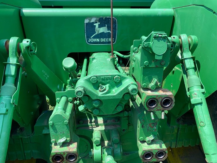john-deere-8430-image-32