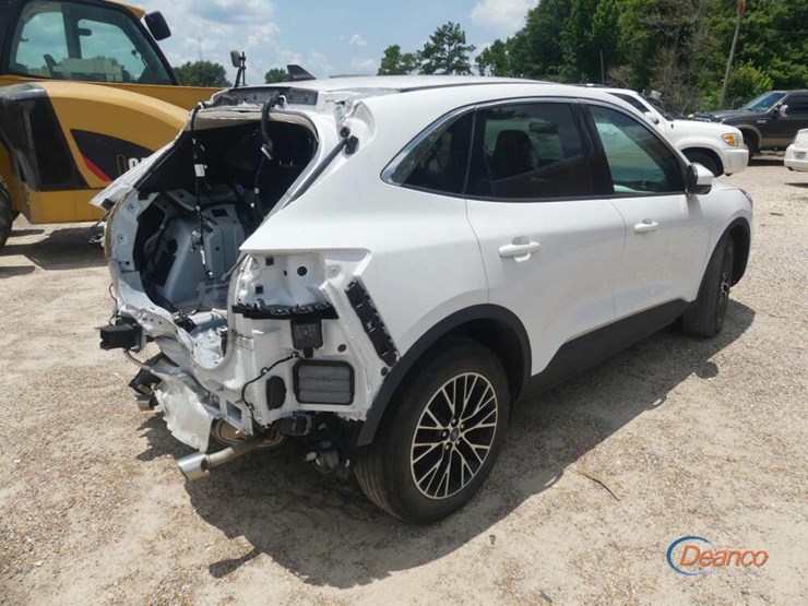 2020-ford-escape-image-2
