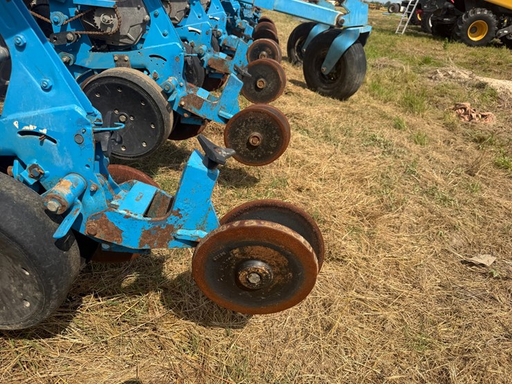 #51909-•-monosem-12-twin-row-38"-center-planter-05a116-inv#51909-image-104