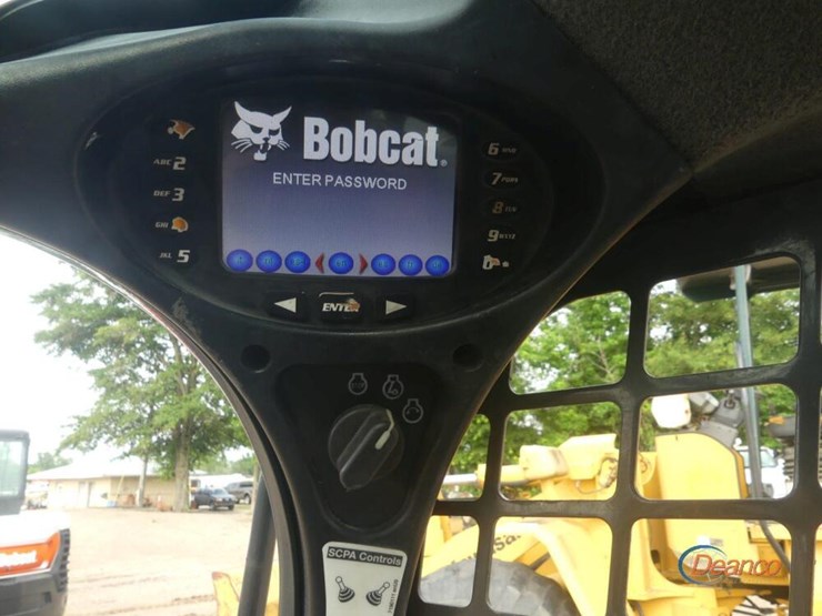 2021-bobcat-t740-image-12