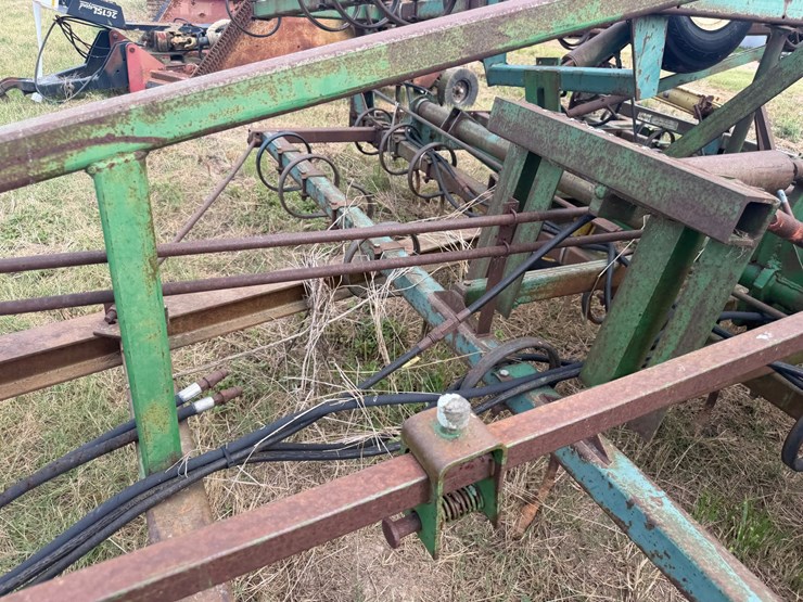john-deere-1010-image-36