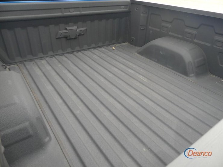 2022-chevrolet-silverado-1500-z71-image-4