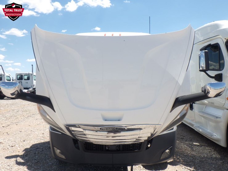 2019-freightliner-cascadia-116-image-24