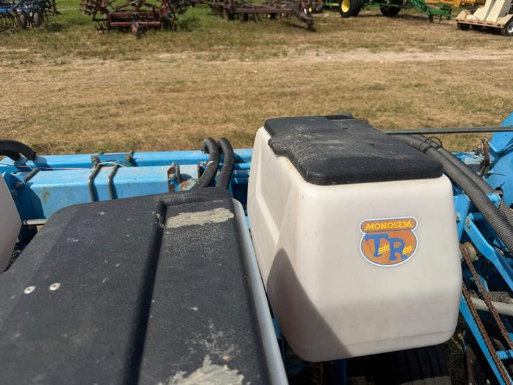 #51909-•-monosem-12-twin-row-38"-center-planter-05a116-inv#51909-image-34